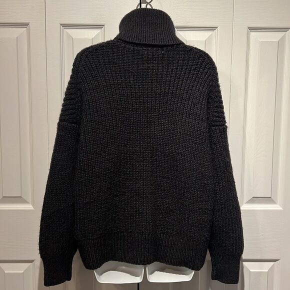 H&M Dark Charcoal Grey almost Black Turtleneck Sweater Size M - Picture 5 of 9